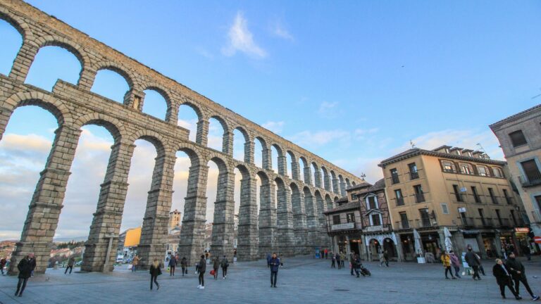 Segovia chroni dziedzictwo historyczne miasta